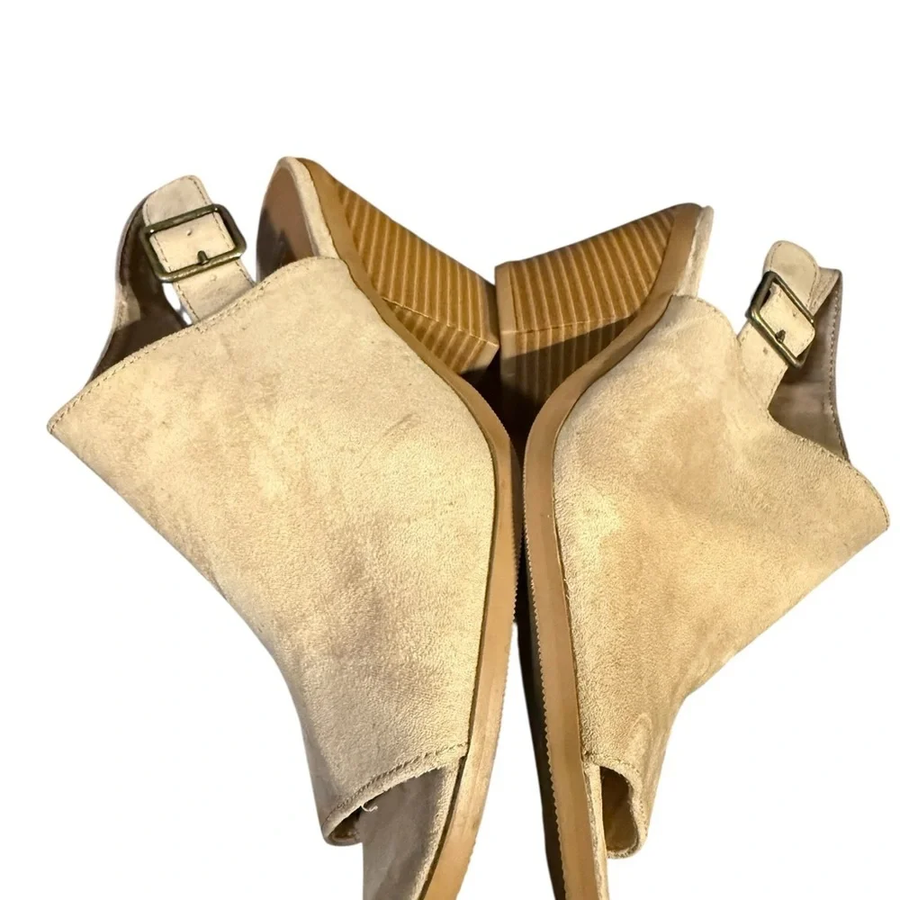 Jorē Beige Suede Block Heel Slingback Sandals Size 7